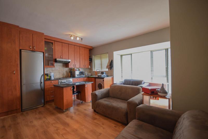 To Let 1 Bedroom Property for Rent in Sea Point Western Cape